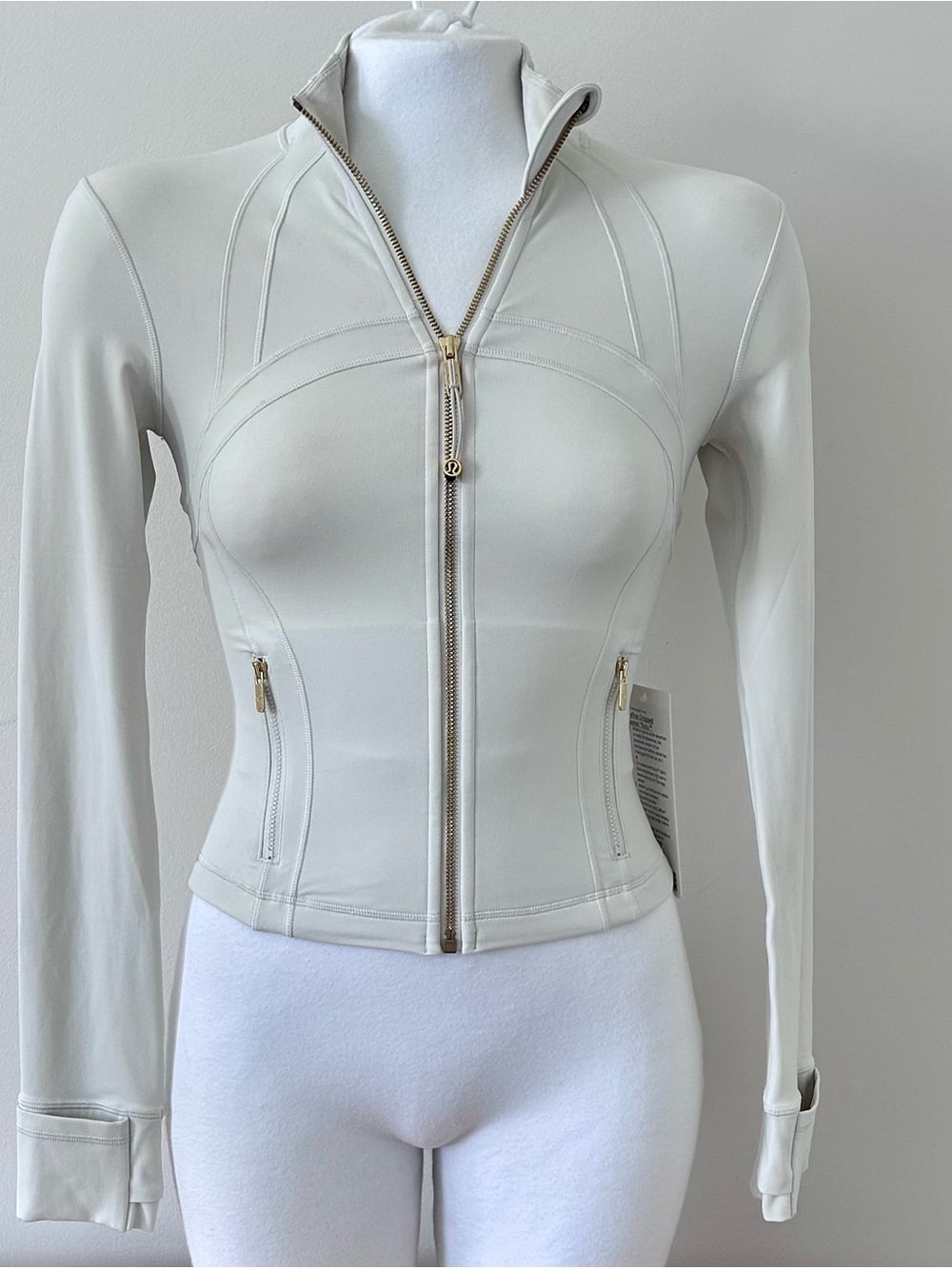 New With Tags lululemon athletica Define Cropped Jacket Sz 4